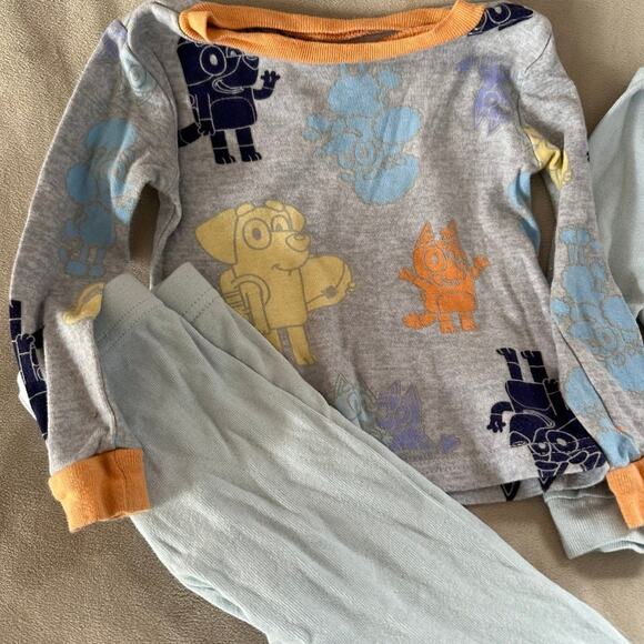 Bluey Pajama Set Long Sleeve 2 Outfits 2T - Picture 2 of 5